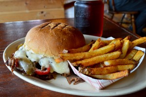 Tin Roof BBQ Good Eats Local Mike Puckett DDM 2015-22