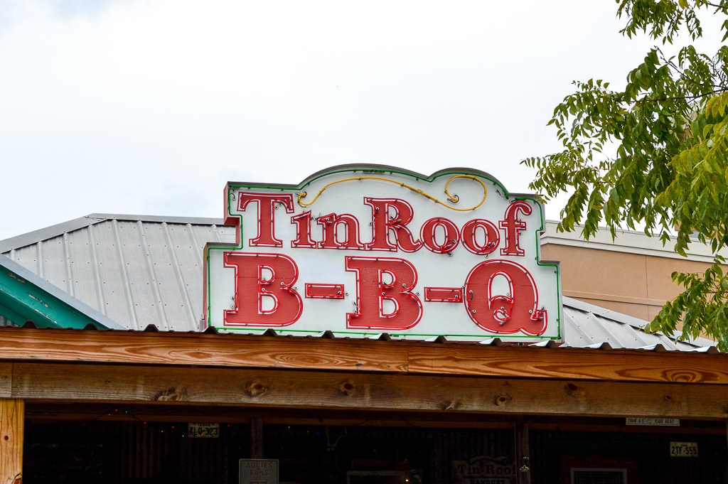 Tin Roof BBQ Good Eats Local Mike Puckett DDM